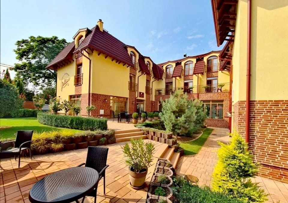 Jolan Pension & Restaurant Cicov Ngoại thất bức ảnh
