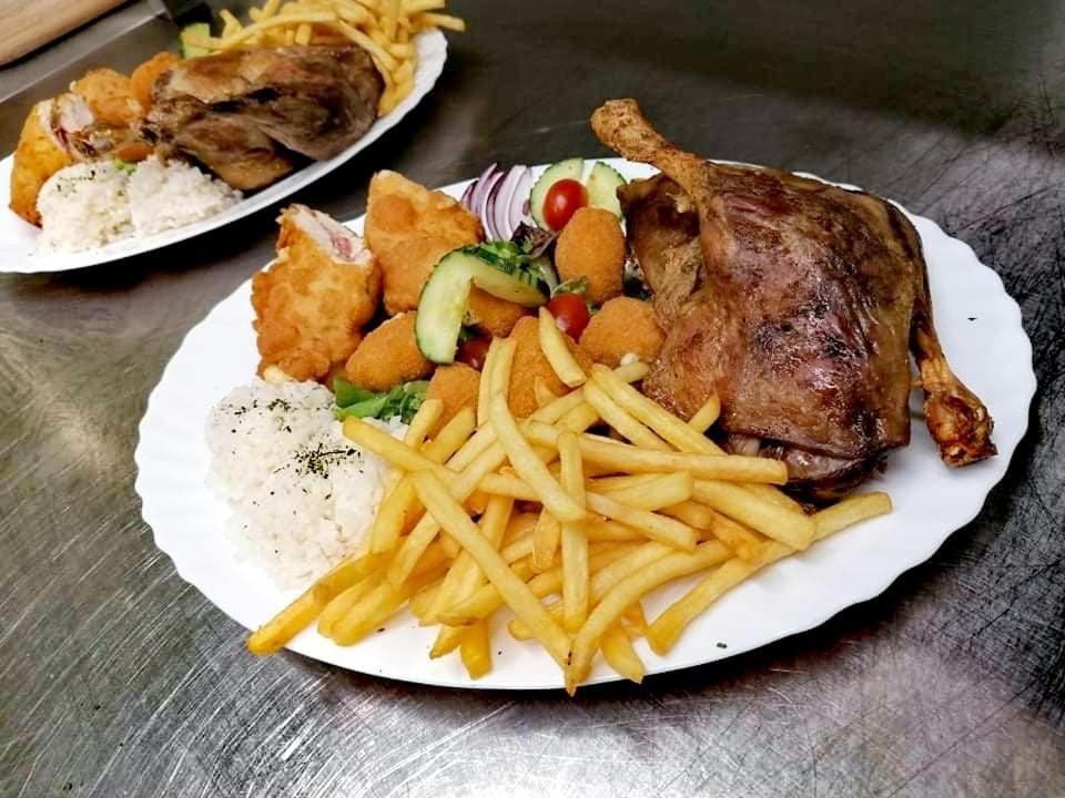 Jolan Pension & Restaurant Cicov Ngoại thất bức ảnh