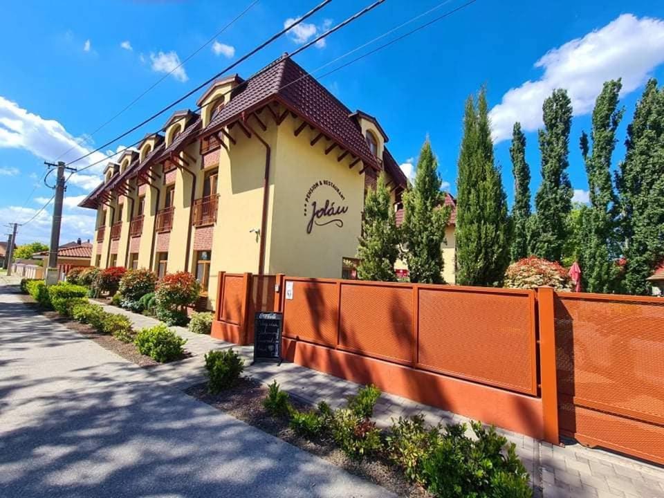 Jolan Pension & Restaurant Cicov Ngoại thất bức ảnh