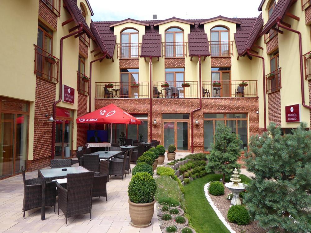 Jolan Pension & Restaurant Cicov Ngoại thất bức ảnh