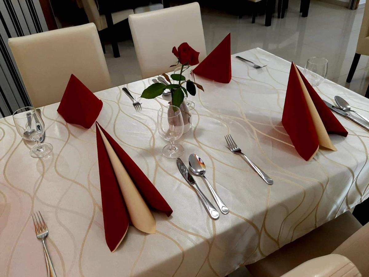 Jolan Pension & Restaurant Cicov Ngoại thất bức ảnh